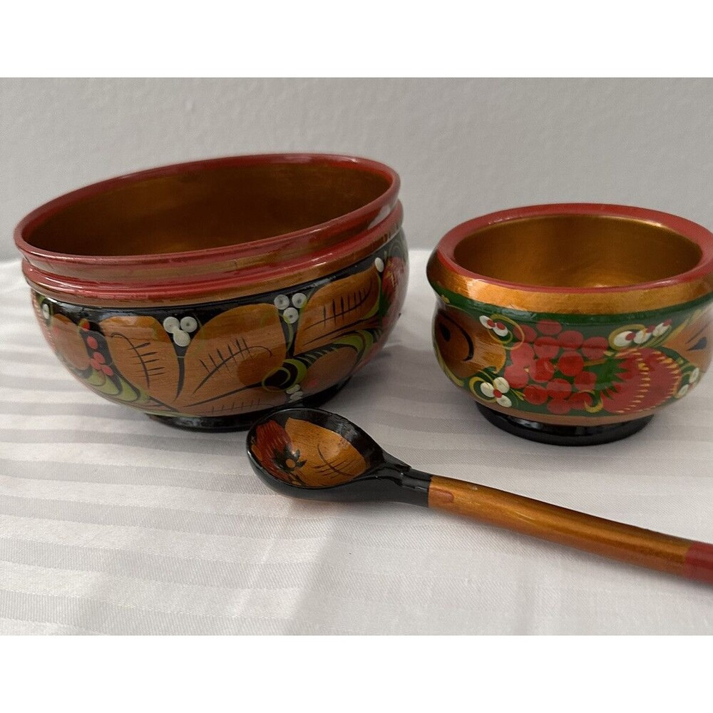 Russian Folk Art Wooden Bowls And Spoon Strawberry Design